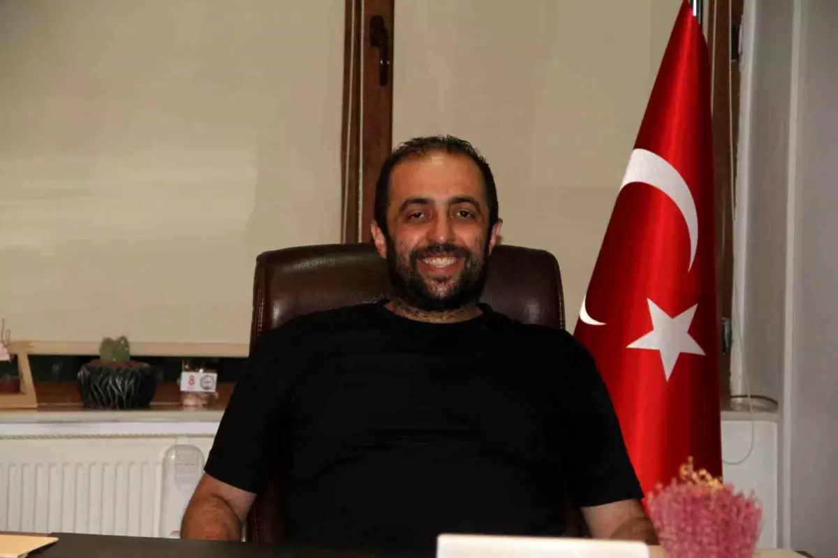 Servet Sevindim'den Köy Okullarına Yardım