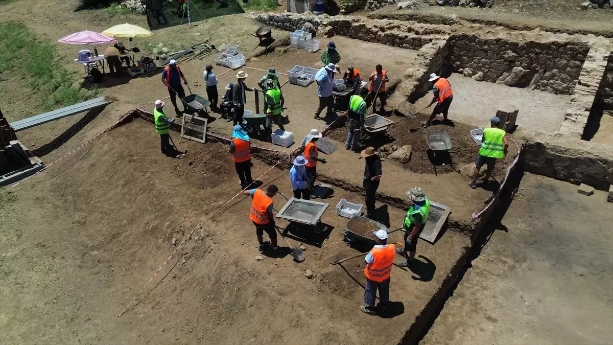 Patara Antik Kenti'nde Kazılar Başladı