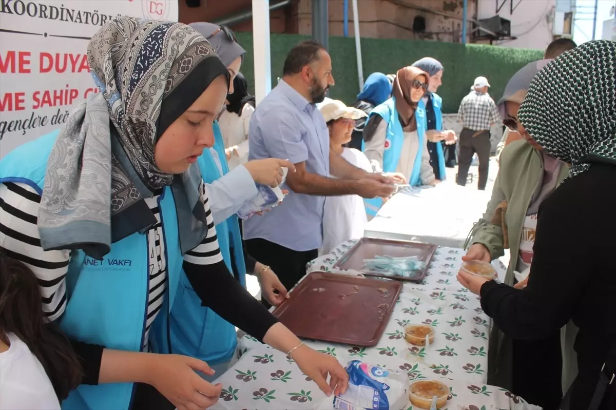 Manyas'ta Aşure İkramı