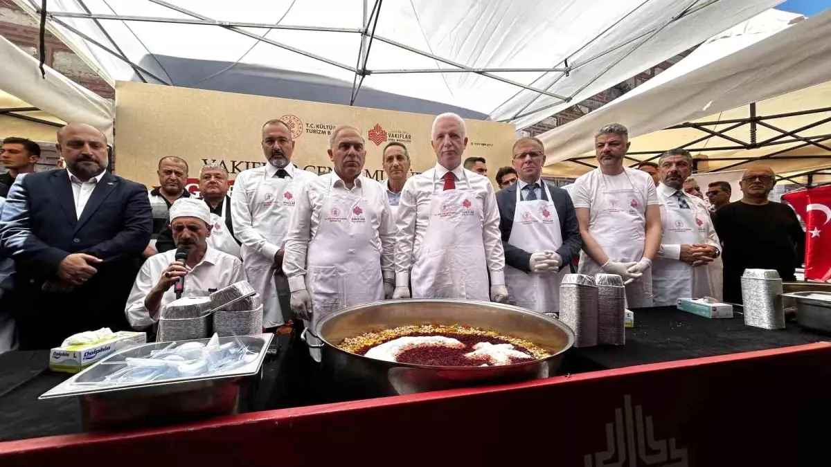 Mısır Çarşısı'nda 29. Geleneksel Aşure Festivali Düzenlendi