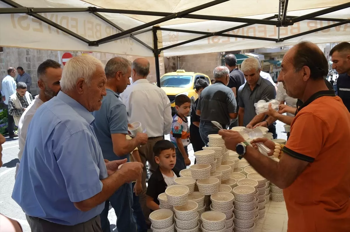 Savur'da Aşure Dağıtımı Yapıldı