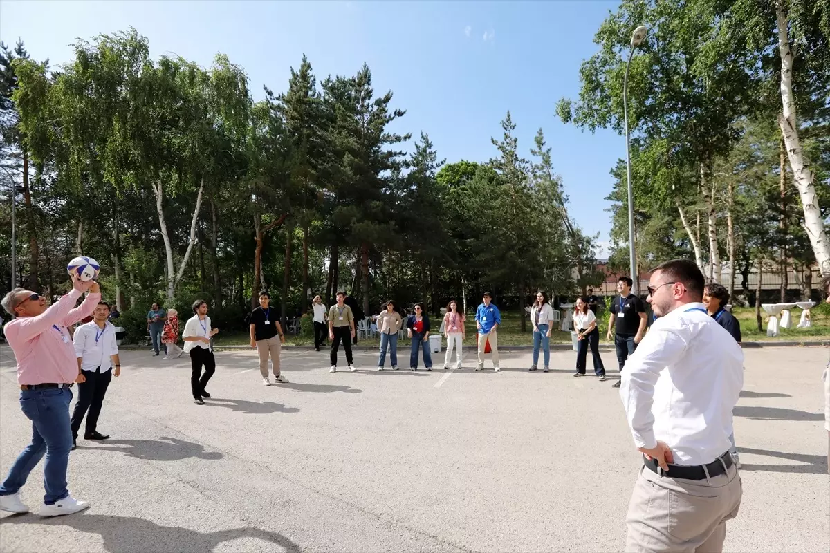 Erzurum Anadolu Lisesi'nde Mezun Şenliği