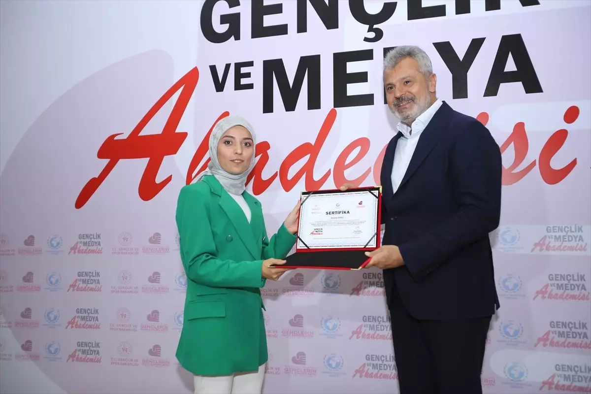 Hatay'da Gençlik ve Medya Akademisi Sertifika Töreni
