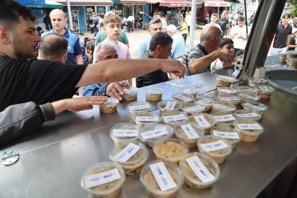 Canik’te Aşure İkramı