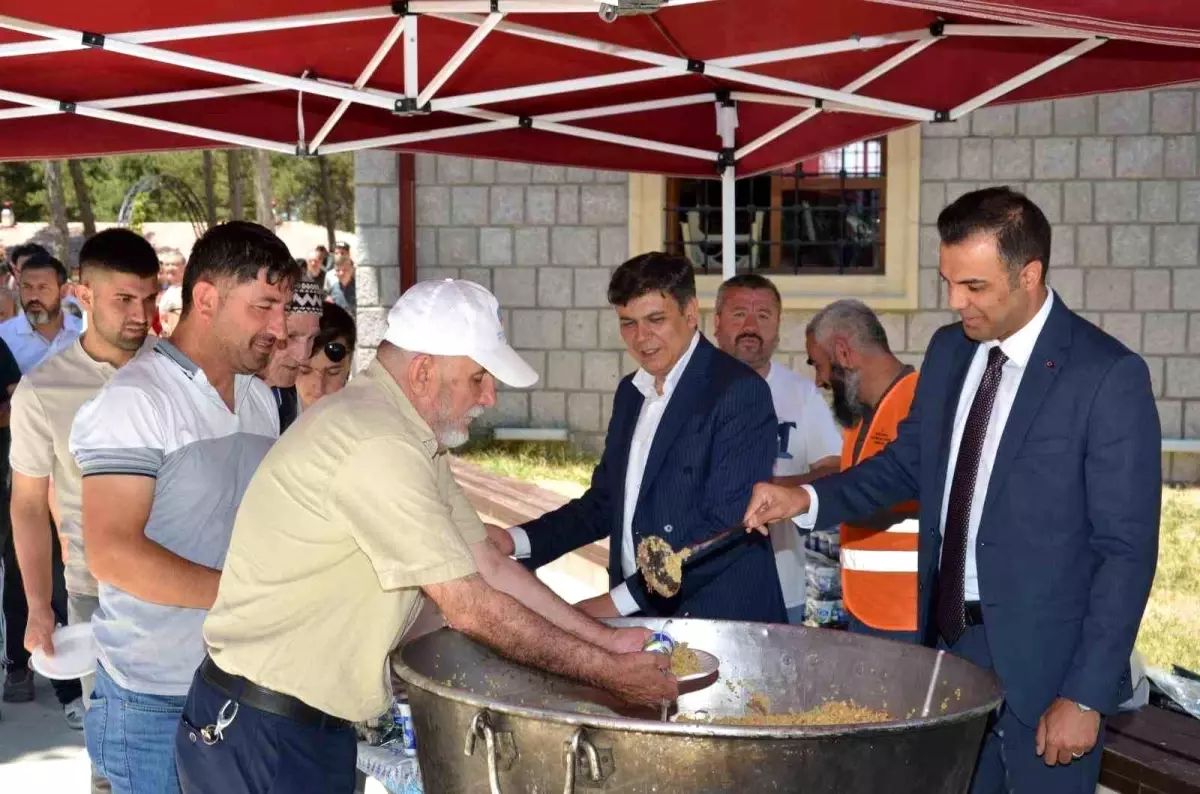 Söğüt'te Geleneksel Şifalı Pilav Etkinliği Yoğun İlgi Gördü