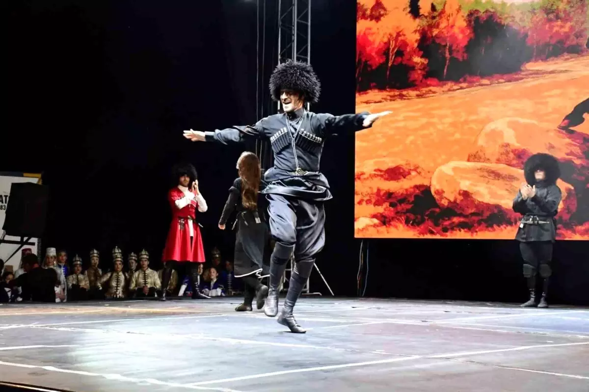 Kafkas Dans ve Müzik Festivali Terme'de Coşkuyla Gerçekleşti