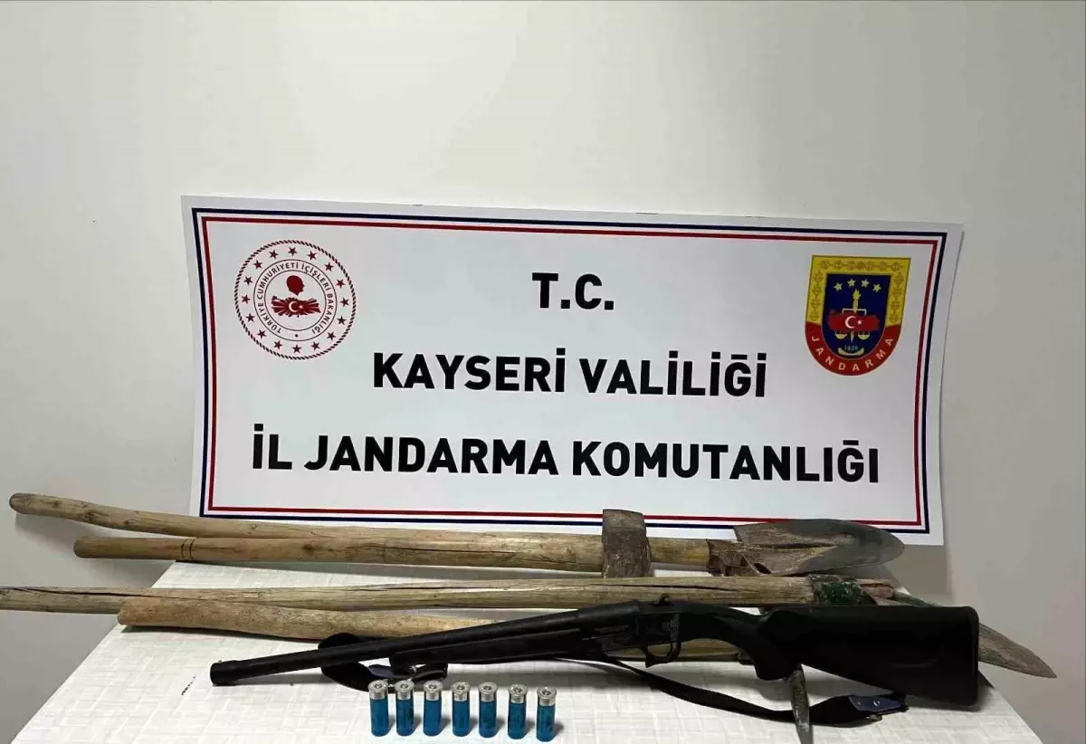 Kayseri'de Kaçak Kazı Yapan İki Kişi Yakalandı