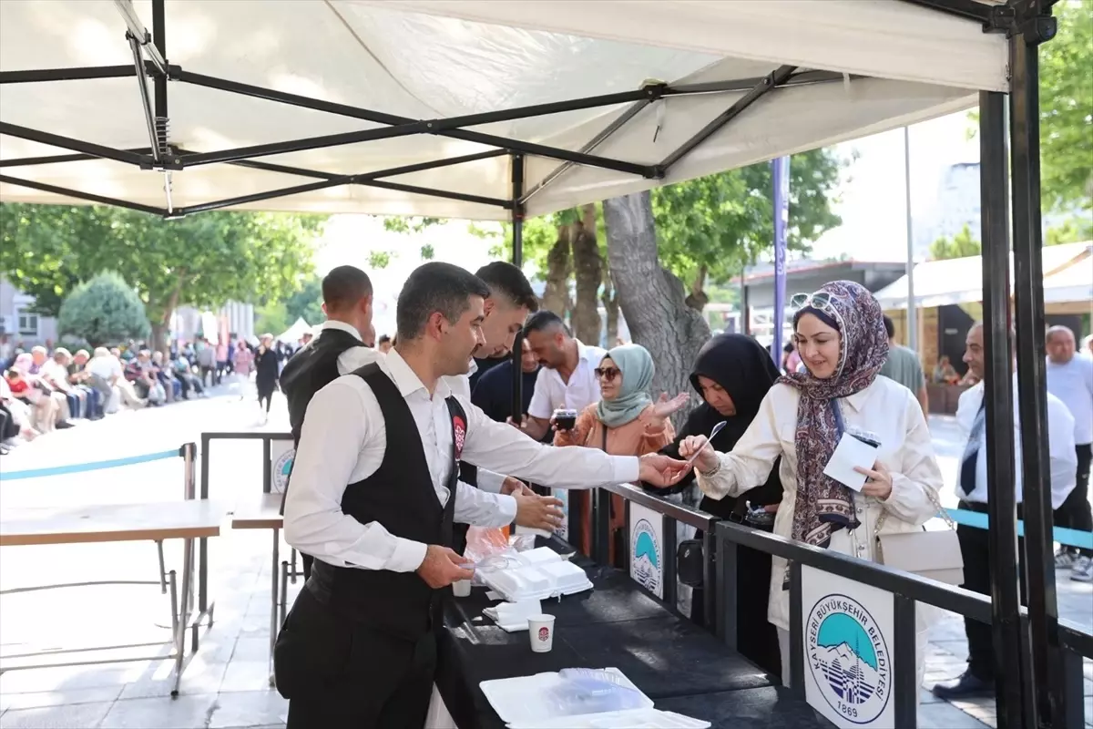 Kayseri'de Aşure İkramı