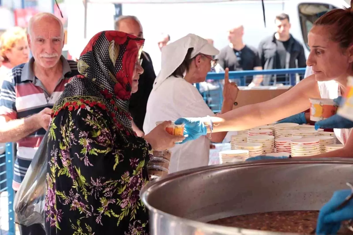Ataşehir'de Geleneksel Aşure Dağıtımı Başlıyor