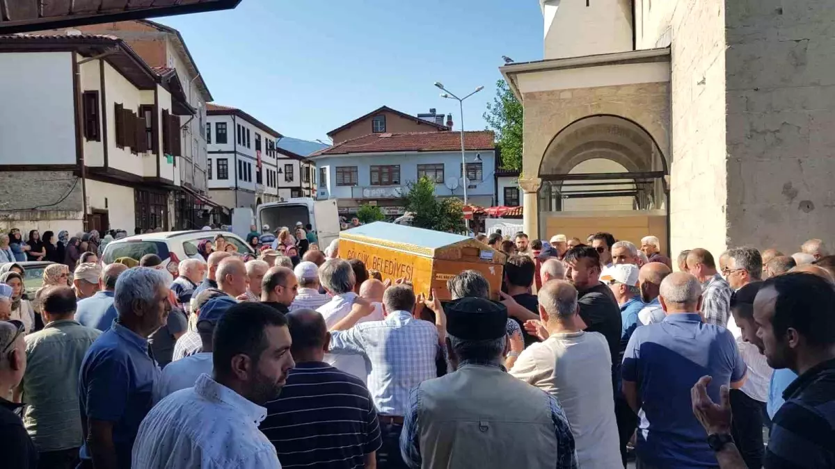 Çınar Dalı Öğretmeni Hayattan Kopardı