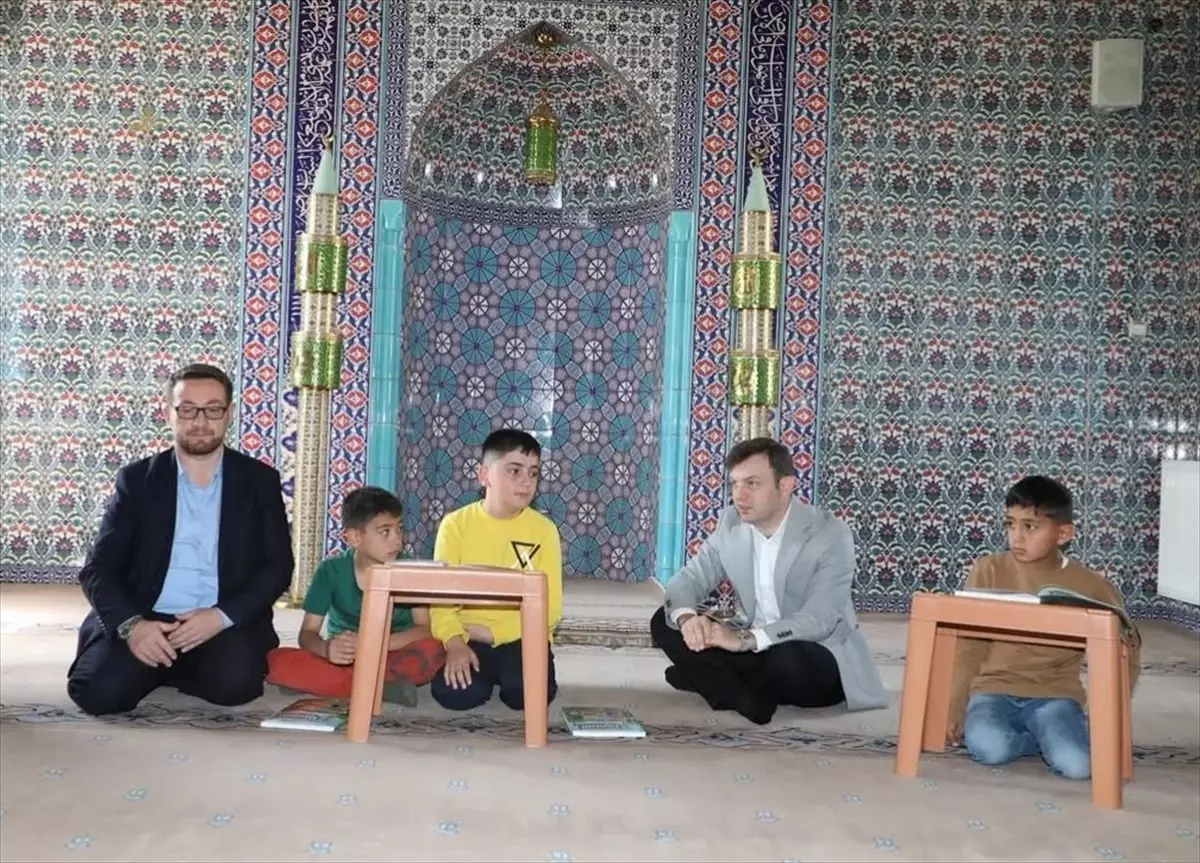 Kaymakam Erdoğan, Yaz Kur'an Kursu Öğrencilerini Ziyaret Etti