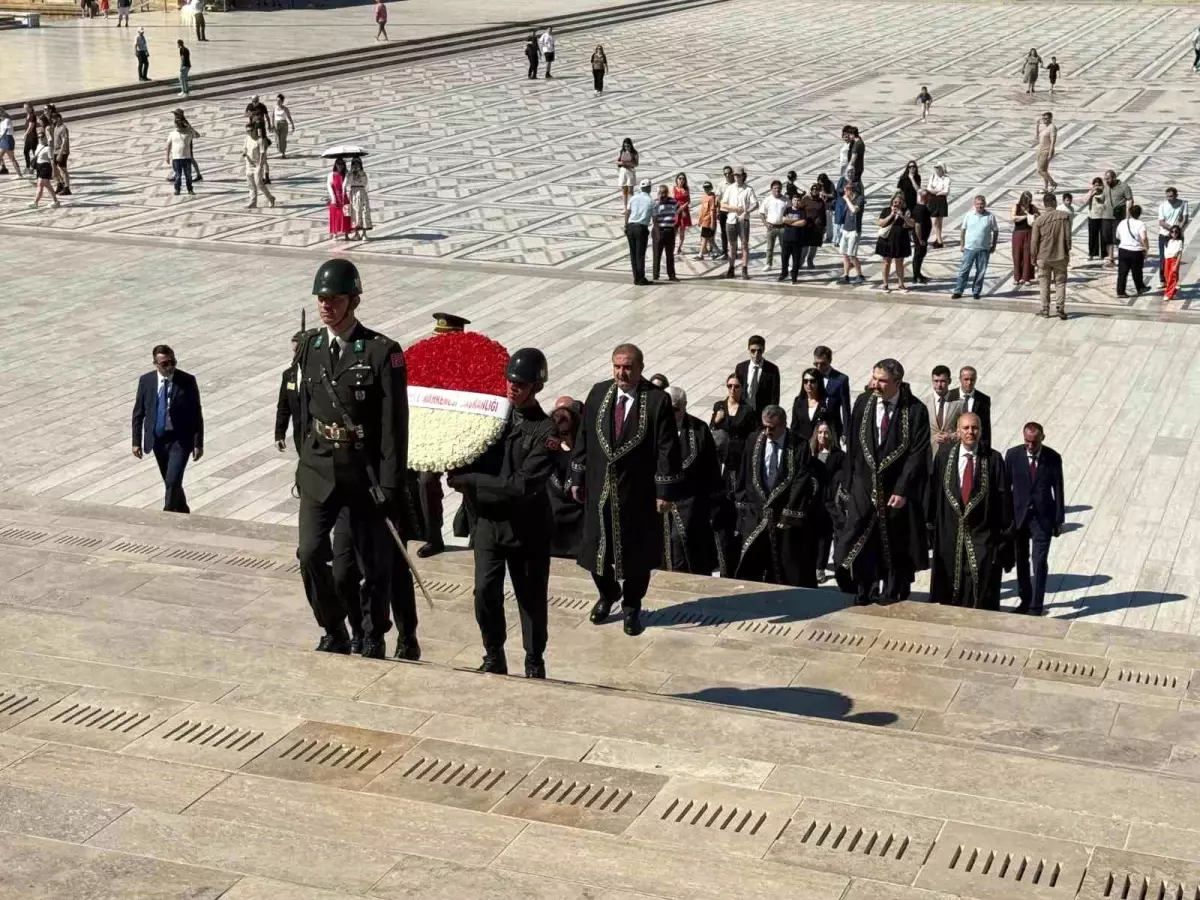 Uyuşmazlık Mahkemesi Anıtkabir'i Ziyaret Etti