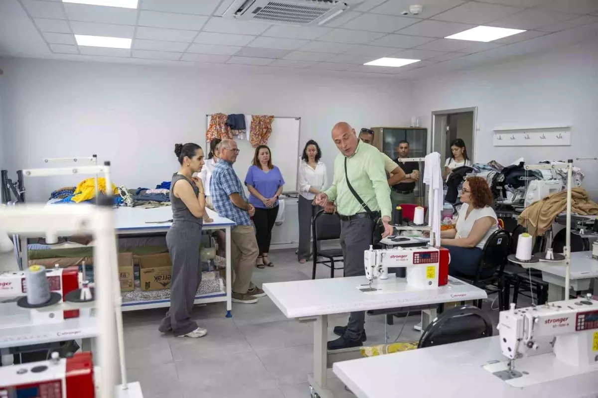 AB Delegasyonu, Mersin'deki Sosyal Girişimcilik Merkezini Ziyaret Etti