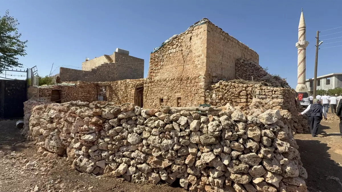 Mardin'de 1987'de PKK'lı teröristlerin saldırısında şehit edilen 9 kişi anıldı