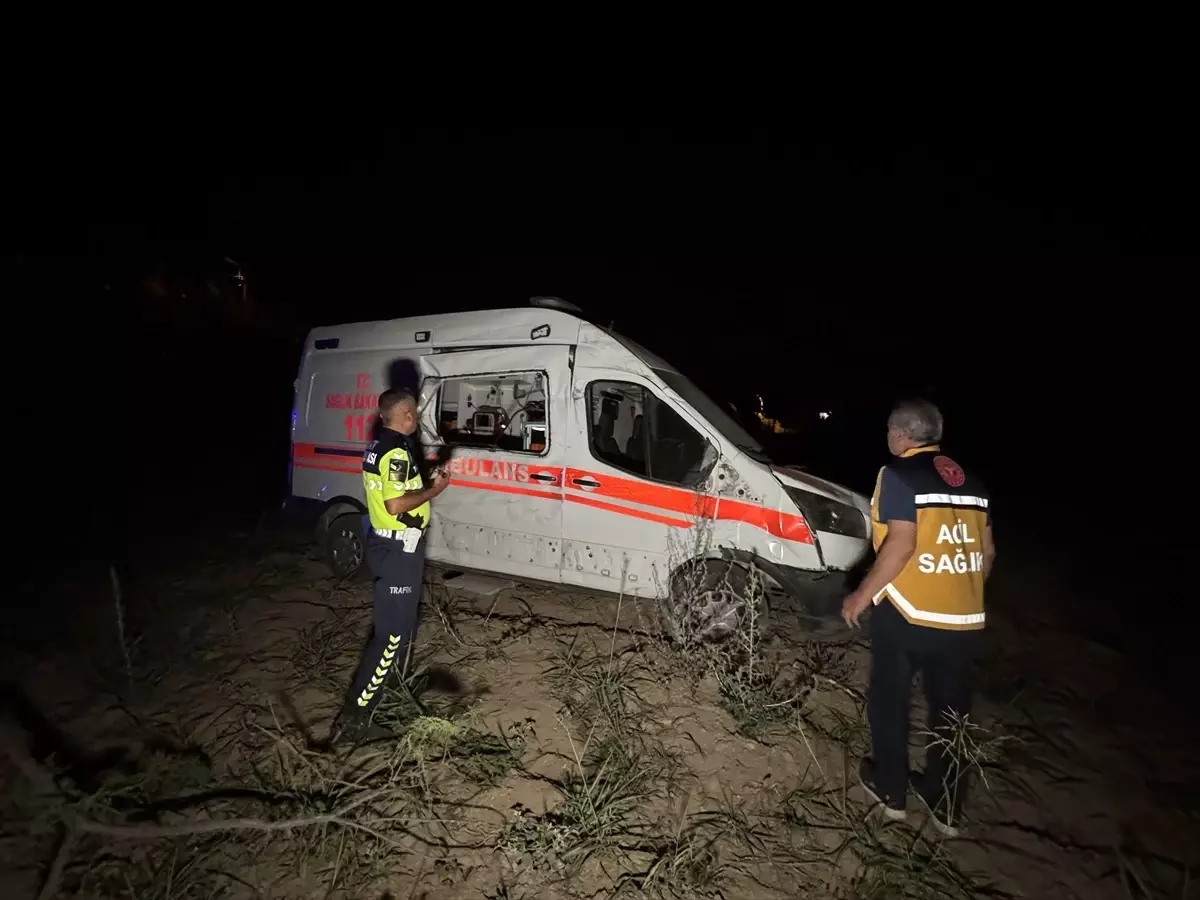 Elazığ'da Ambulans Kazası: 2 Yaralı