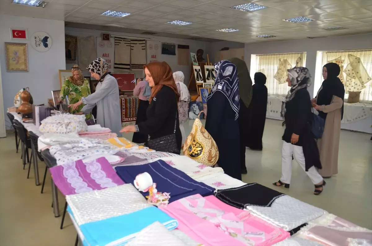 Muş'ta ADEM Kursiyerleri Ürünlerini Sergiledi
