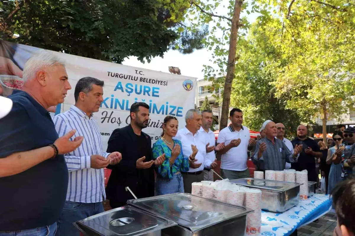 Turgutlu Belediyesi Aşure Hayrını Gerçekleştirdi