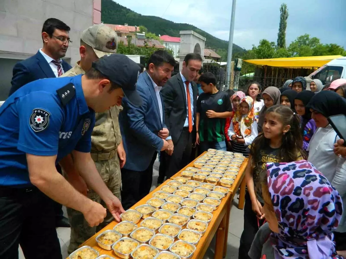 Posof'ta Aşure İkramı Yapıldı