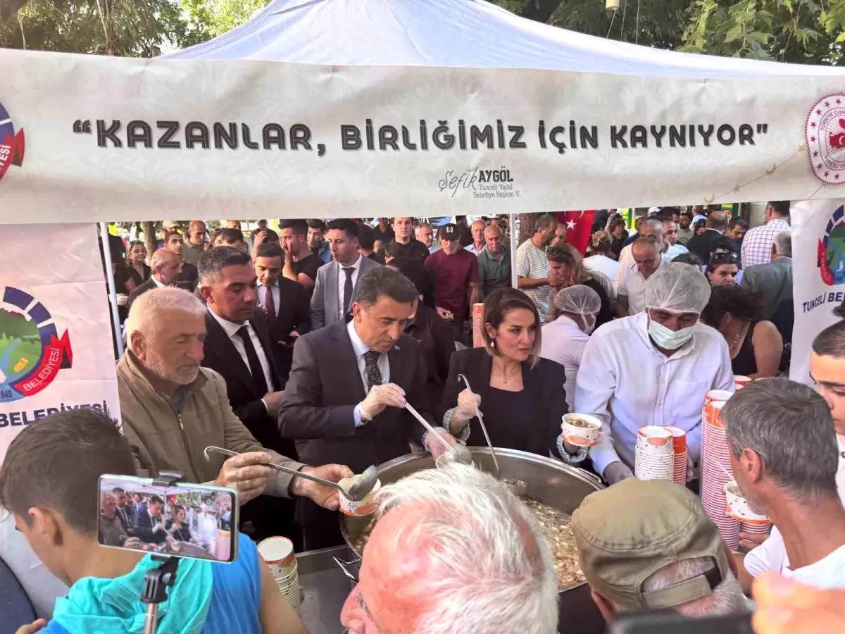 Tunceli'de Aşure ve Lokma İkramı Düzenlendi