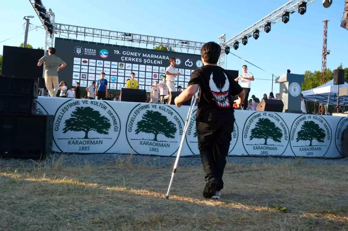 Yaralı Gençten Duygulandıran Destek