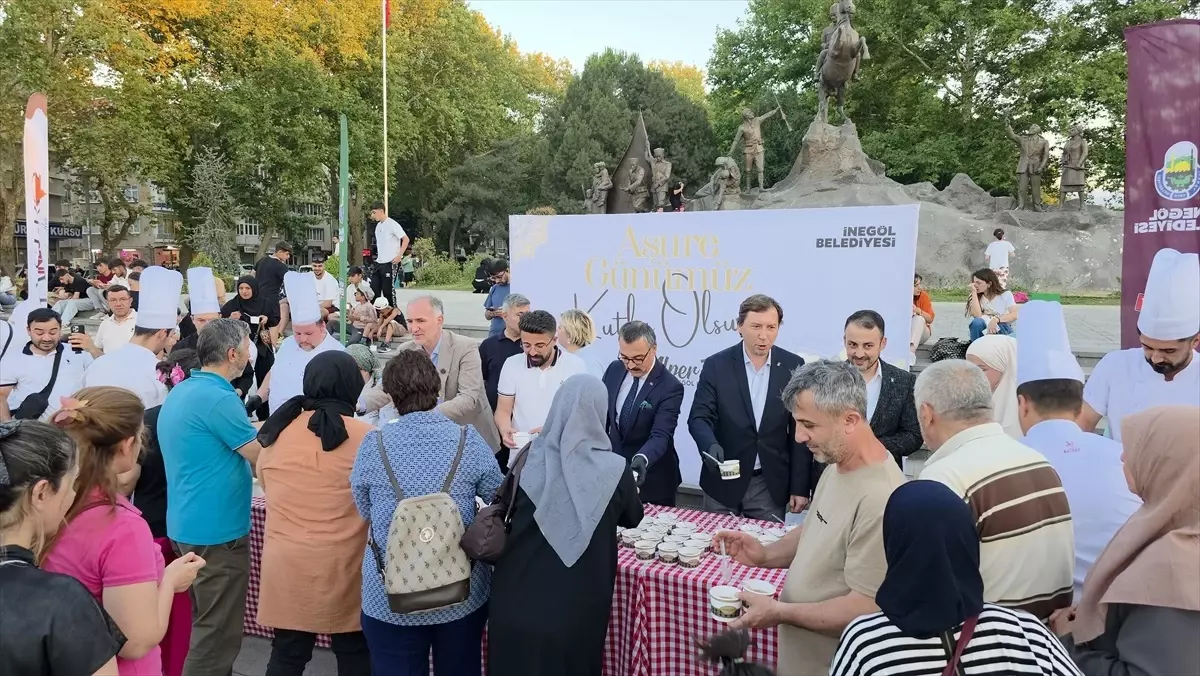 İnegöl'de Aşure İkramı