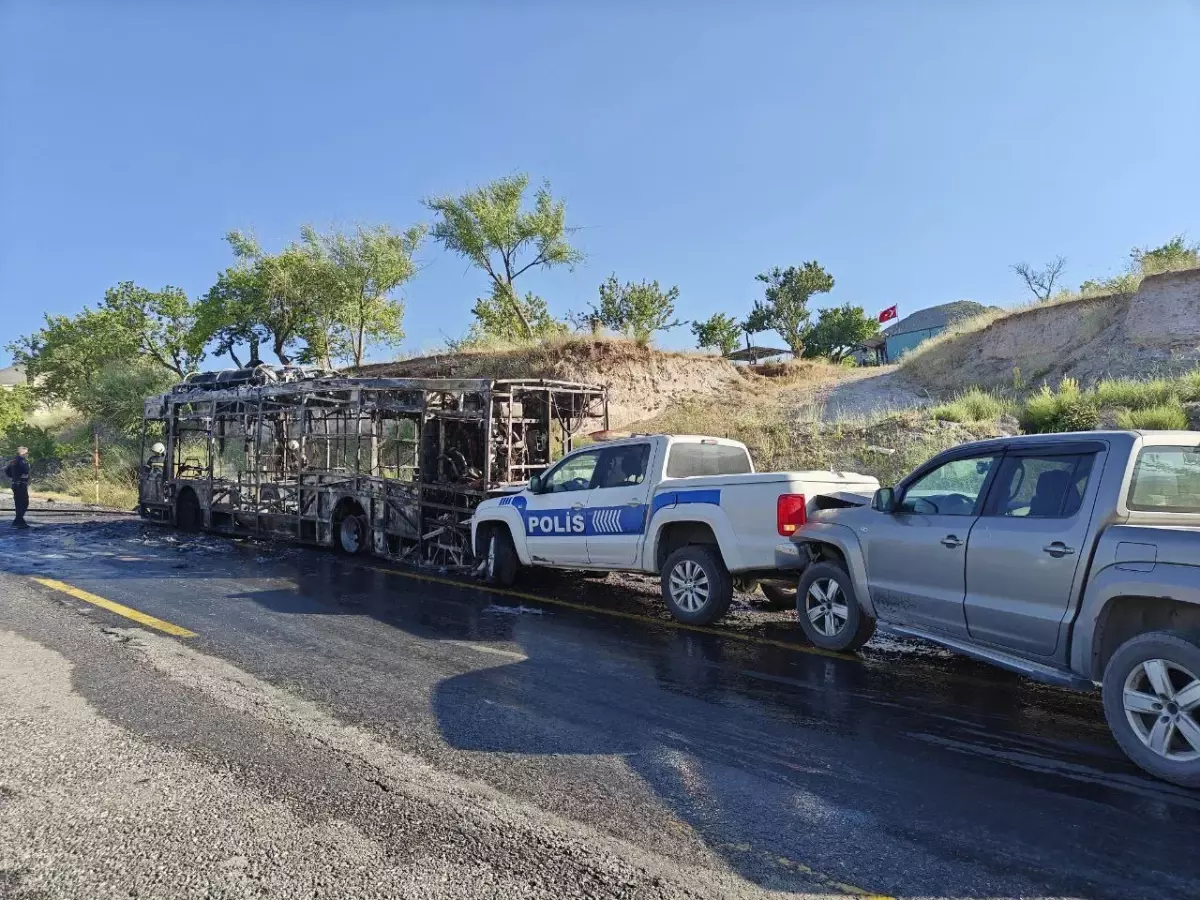 Kayseri'de Halk Otobüsü Yandı