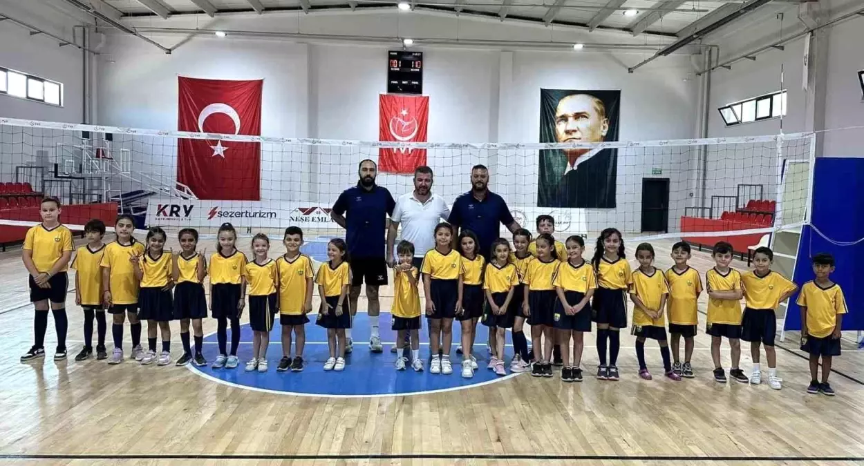 Yenişehir'de Çocuklar için Futbol ve Voleybol Yaz Okulu Başladı
