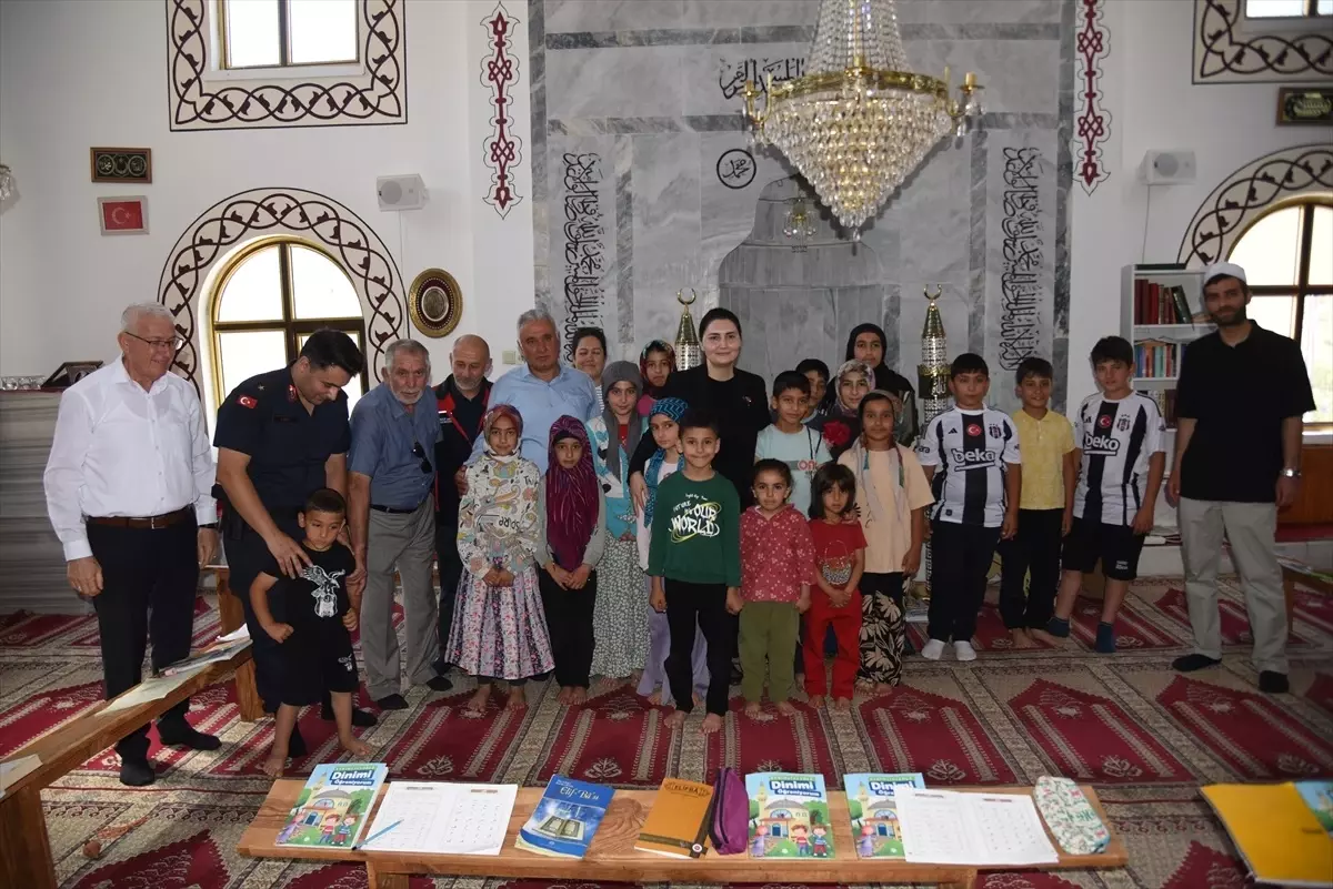 Kaymakam Bozkır, Buğday Hasadına Katıldı