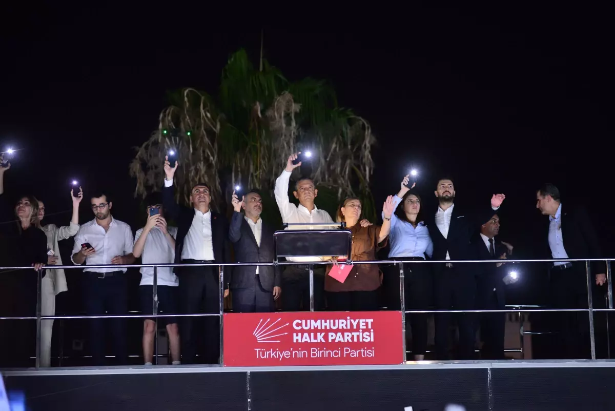 CHP Lideri Özgür Özel'den Zeydan Karalar'a Destek