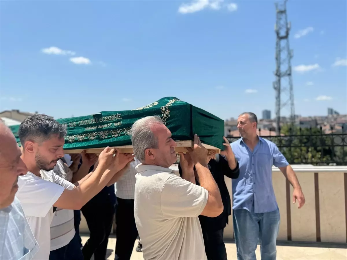 Karikatürist Turan Dertli son yolculuğuna uğurlandı