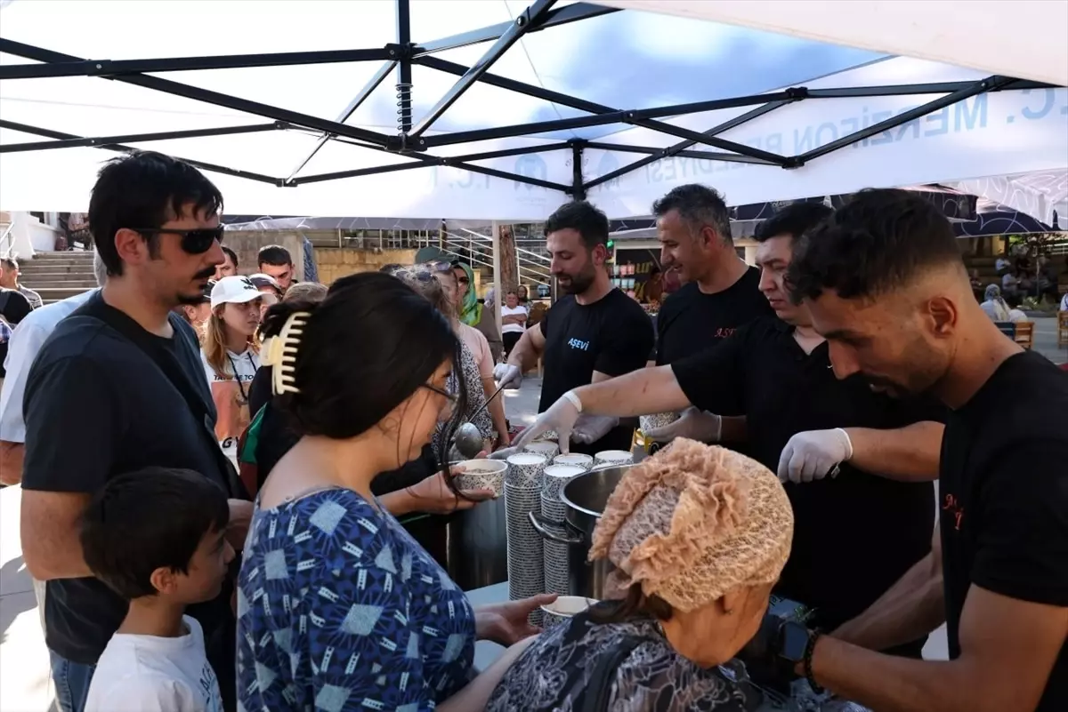 Merzifon'da Aşure Dağıtımı