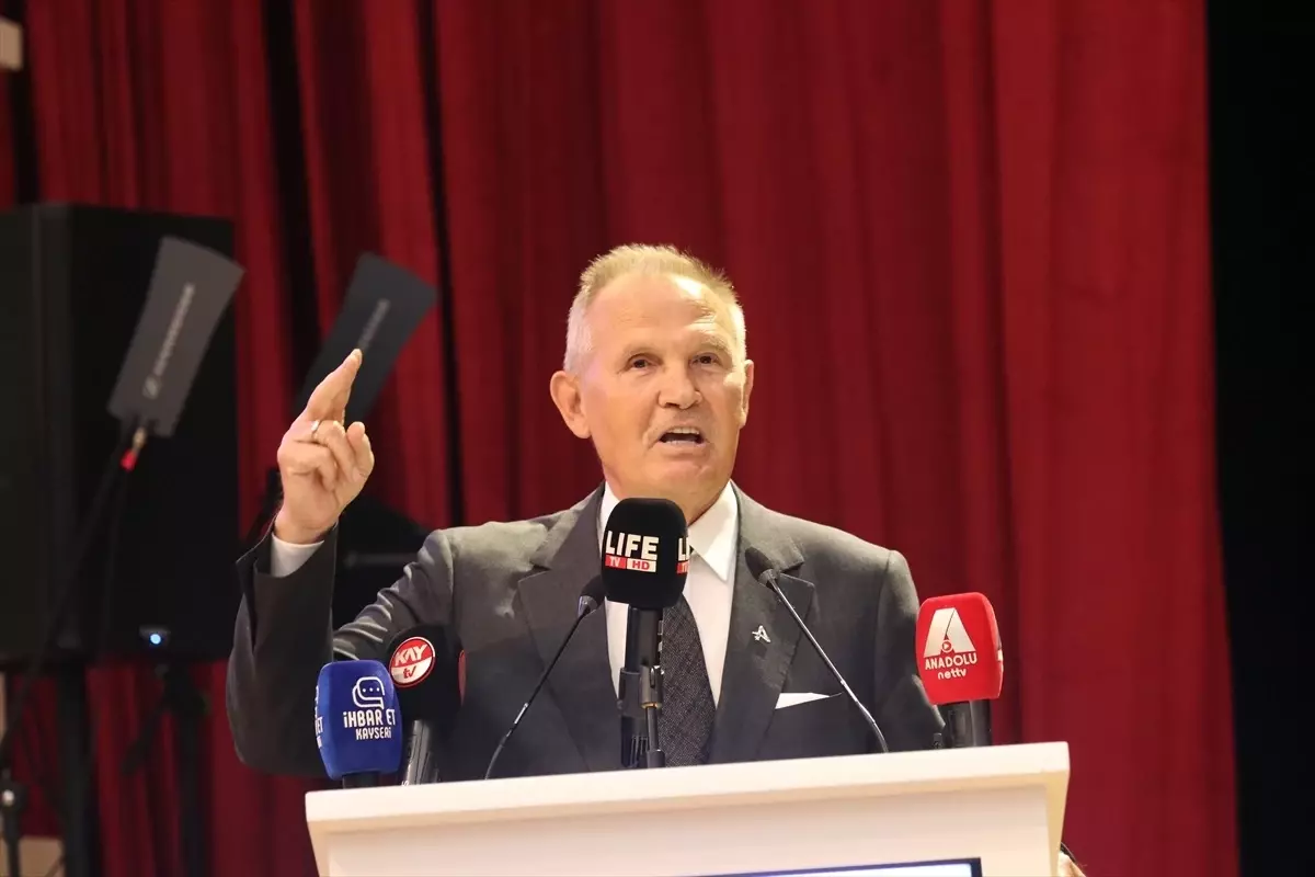 ERÜ İletişim Fakültesi Mezuniyet Töreni Düzenlendi