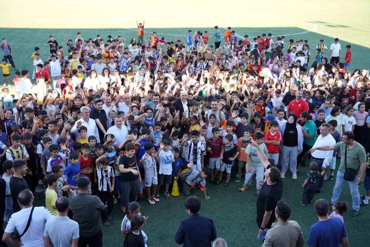 Kahta'da Yaz Spor Okulları İçin Forma Dağıtım Etkinliği