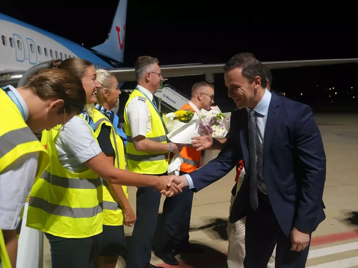 Gazipaşa-Alanya Amsterdam Uçuşları Haftada 3 Güne Çıkarıldı