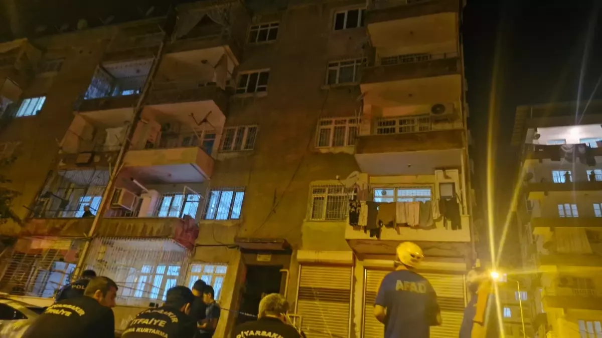 Diyarbakır'da apartman sakinlerinin ihbarı sonrası, 5 katlı bina boşaltıldı