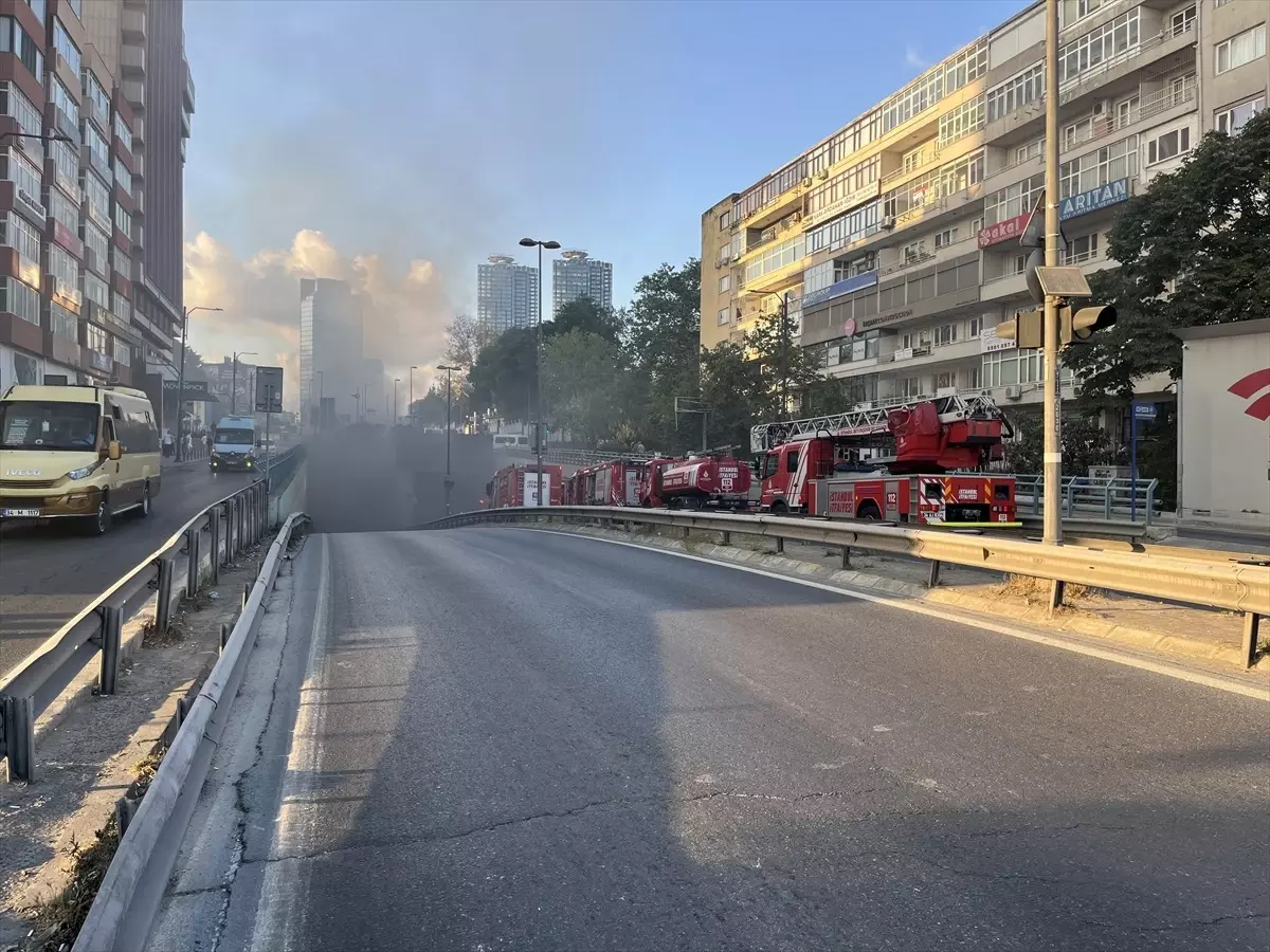 Beşiktaş'ta Özel Halk Otobüsünde Yangın