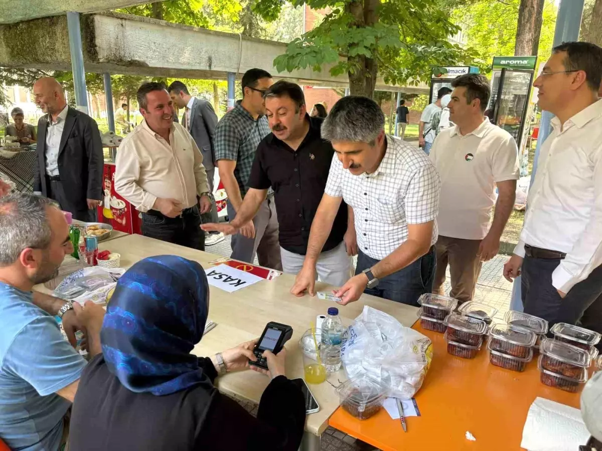 Eğitim Bir Sen, Gazze İçin Hayır Panayırı Düzenledi