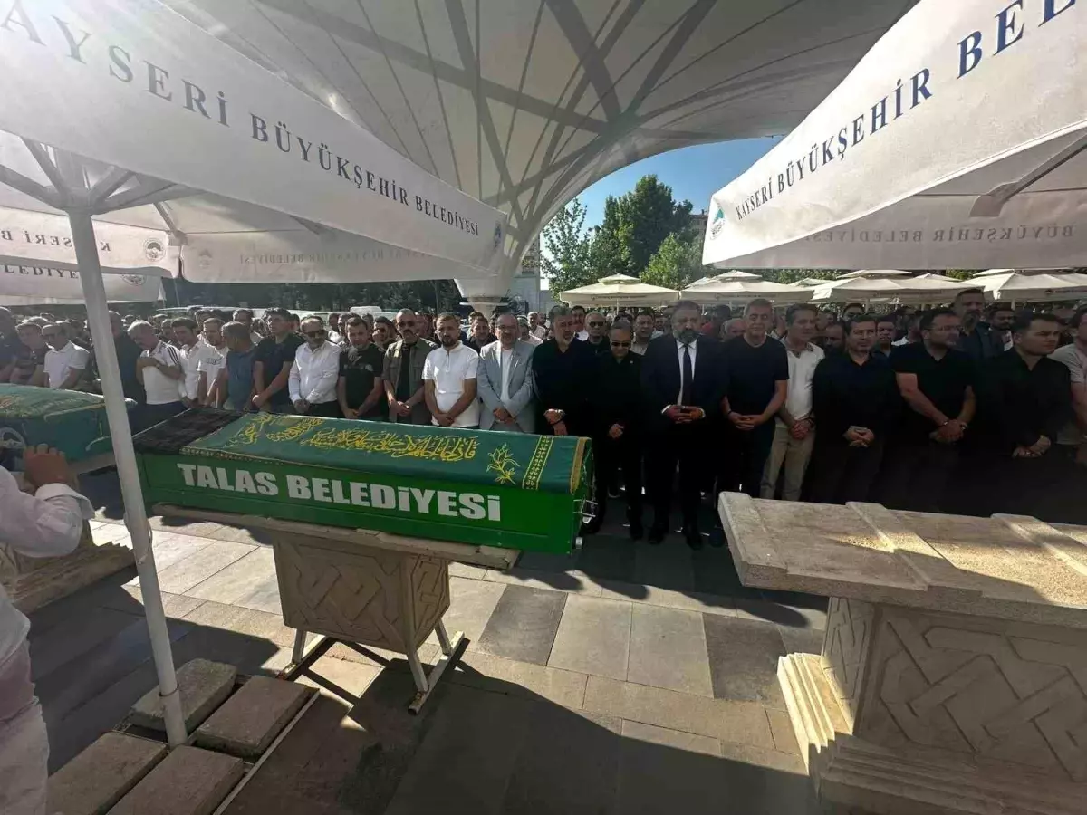 İYİ Parti Genel Başkan Başdanışmanı Sedat Kılınç'ın Kardeşi Son Yolculuğuna Uğurlandı