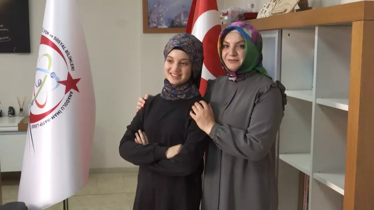 Depremde evi yıkılan Şevval Ece Kılınçer, LGS'de Türkiye birincisi oldu