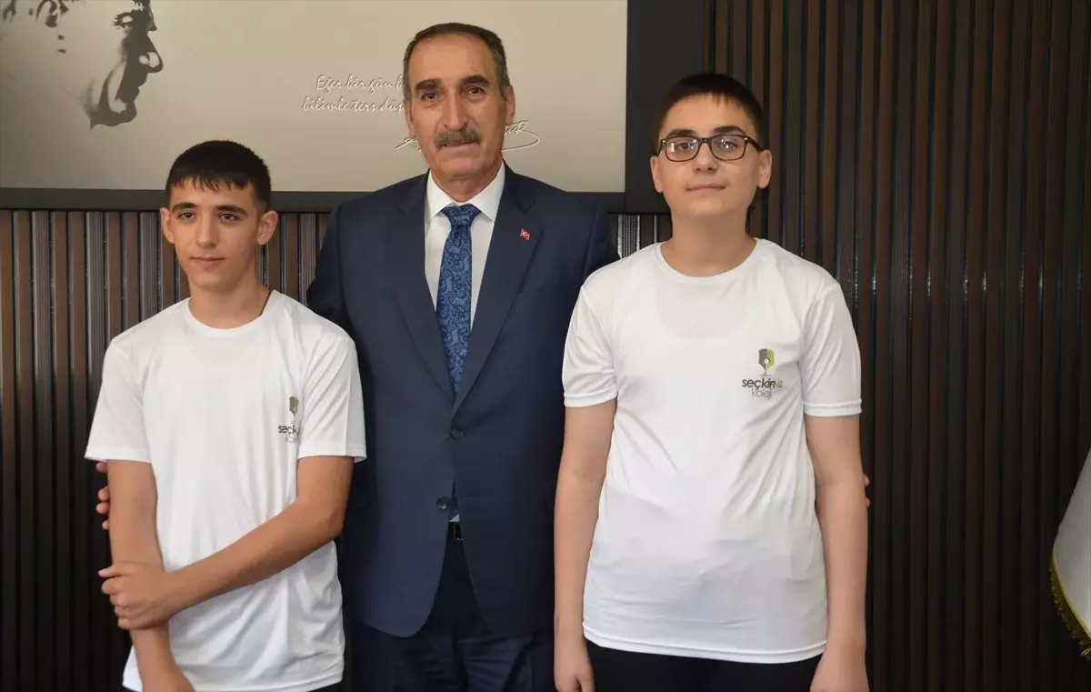 Muş'ta İki Öğrenci LGS'de Tam Puan Aldı