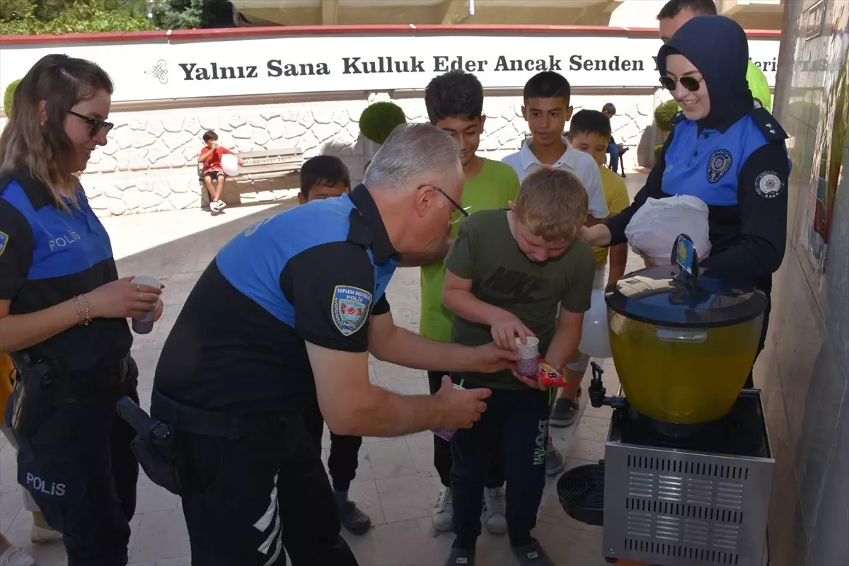 Polis, Kur'an Kursu Çocuklarına Bilgi Verdi