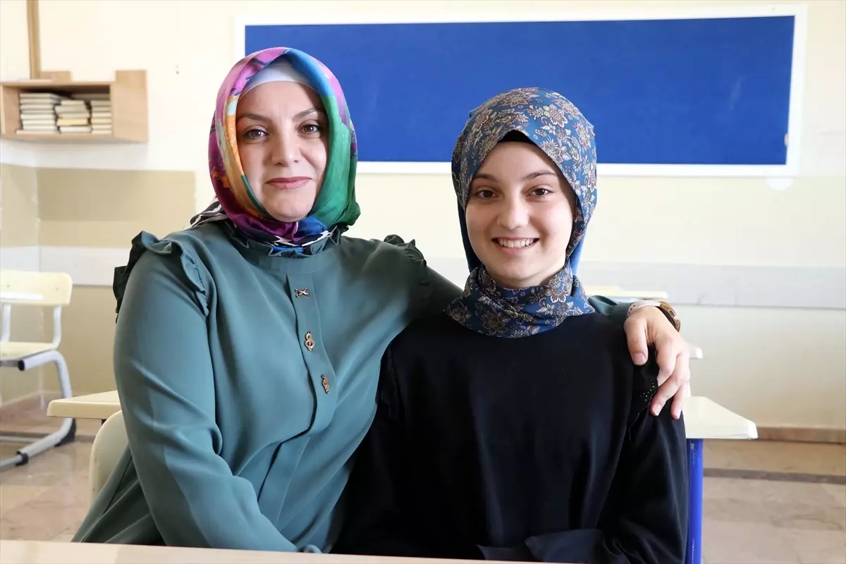 6 Şubat'ta kaybettiği babasına verdiği sözü tuttu, LGS'den tam puan aldı