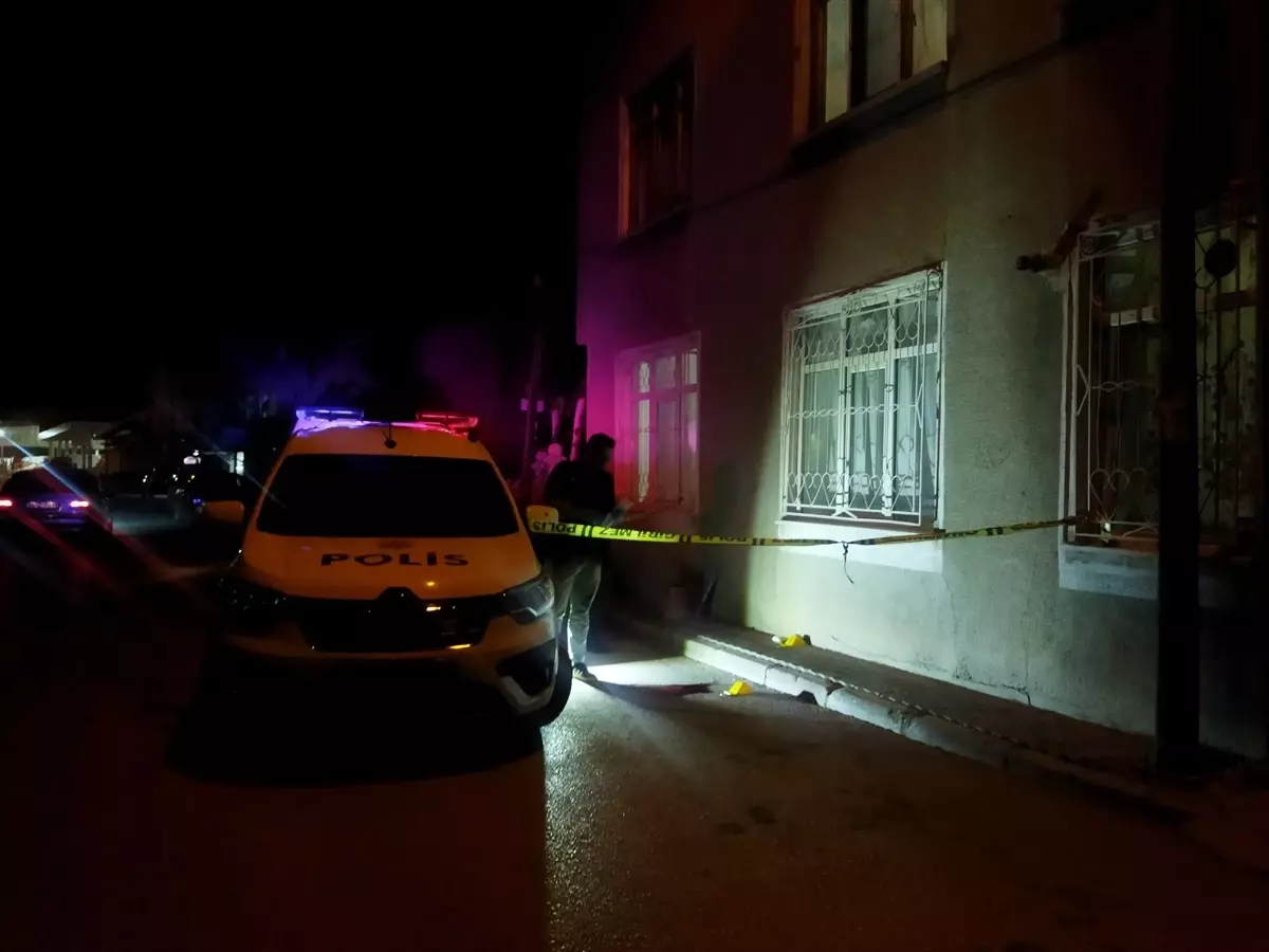 Konya'da Çocuk 3. Kat Düşüp Ağır Yaralandı