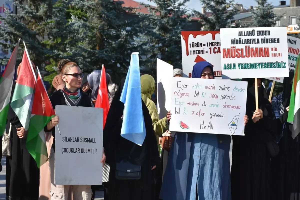 Erzurum'da Sağlık Çalışanları Gazze İçin Yürüdü