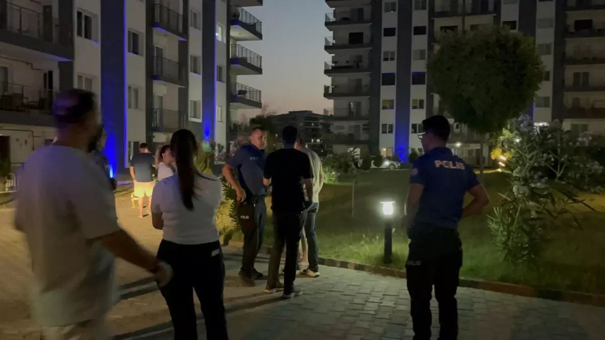 Kadın Eşini Bıçakladı, Gizlemeye Çalıştı