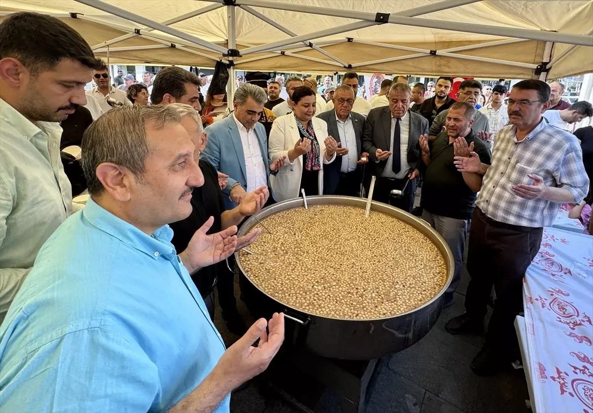 Kırşehir'de Aşure İkramı