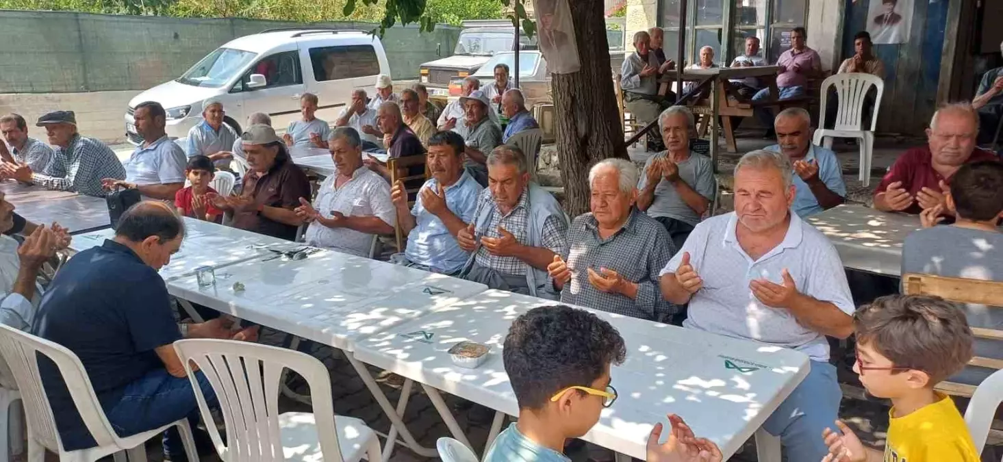 Tarsus'ta İmece Usulü Aşure İkramı