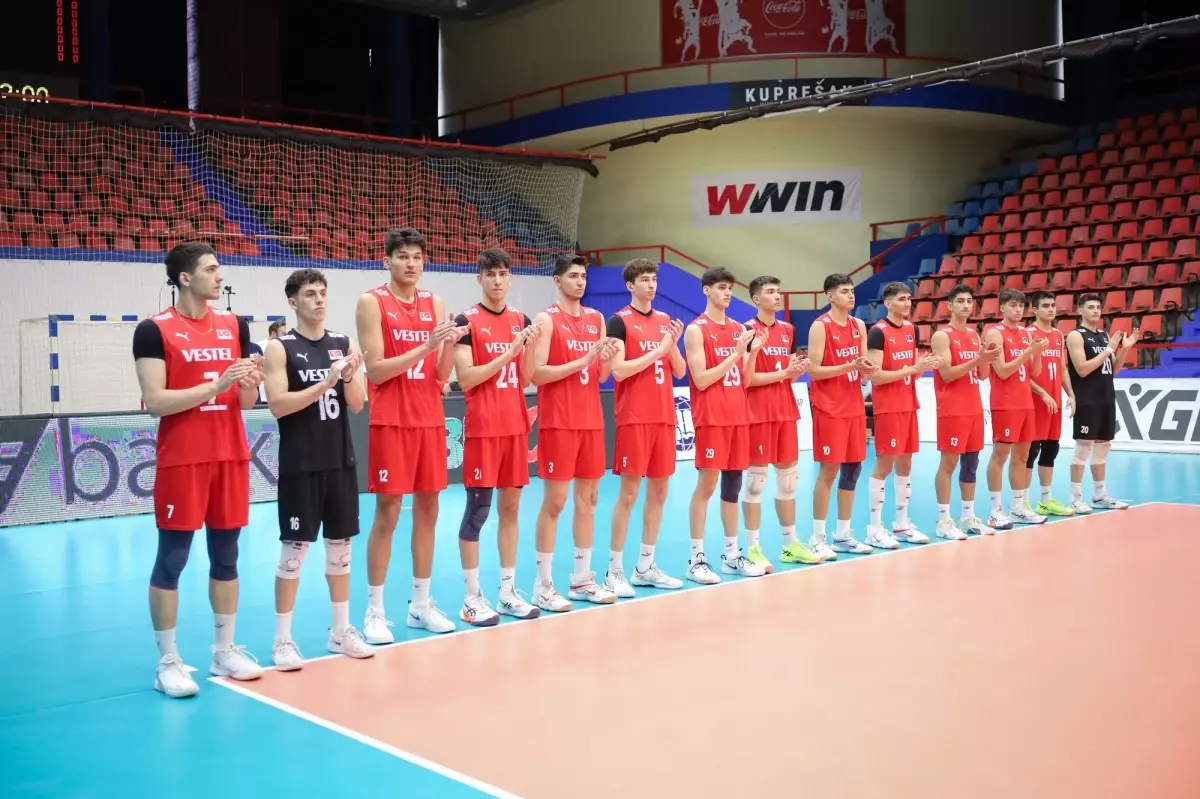 U19 Voleybol Millileri Finale Yükseldi