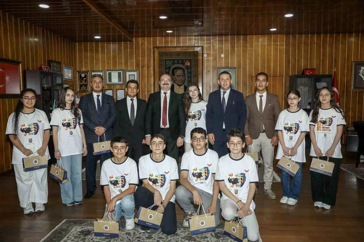 Atatürk Üniversitesi Vakıf Okulları'ndan LGS'de Türkiye Birinciliği