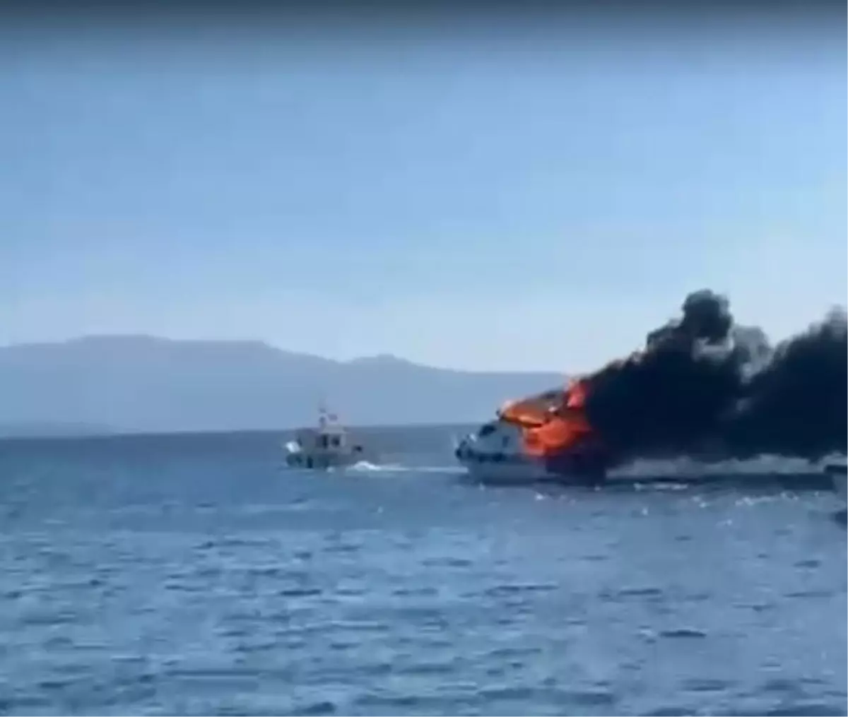 Çeşme'de Motoryat Yangını
